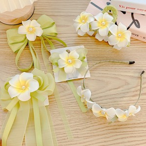Ensemble de pinces à cheveux Princesse Plumeria, accessoires floraux pour cheveux, pinces latérales pour franges, pinces frontales pour filles, pour photos de plage et coiffures. - Product Image 1