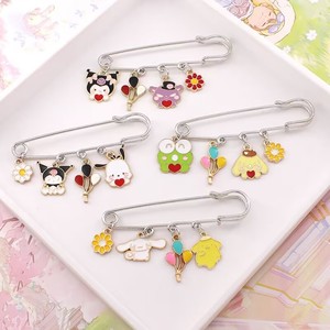 Bán Buôn Dễ Thương Hello Kitty Trâm Pin Tùy Chỉnh In Nhật Bản Cô Gái Trái Tim Kim Loại Ba Lô Pins Tốt Cổ Phiếu Cho Quần Áo Túi Nghệ Thuật - Product Image 3