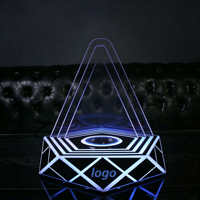 Support d'affichage de bouteille d'alcool en acrylique LED personnalisé, présentoir géométrique pour une seule bouteille avec logo personnalisé pour bar et présentation en magasin