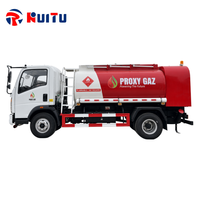 Camion-citerne mobile HOWO 6 roues 4x2 8m³ avec distributeur de carburant et compteur à vendre