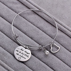 Brazalete de alambre retráctil de acero inoxidable pulsera de genealogía grabada con "Siempre sé <span class=keywords><strong>mi</strong></span> hija siempre será <span class=keywords><strong>mi</strong></span> amiga" - Product Image 5