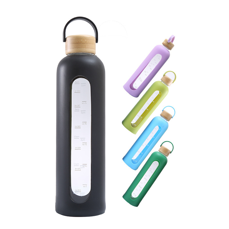 Wholesale Classic BPA free high heat resistant borosilicate glass water bottle with lid