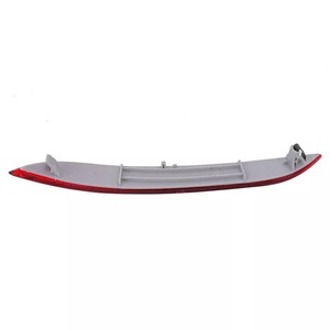 Réflecteurs de pare-chocs arrière pour BMW série 5 E60 2004-2007, pièces de rechange en matériau ABS rouge gauche et droit - Product Image 4