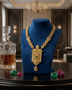 DIVYORO Collier avec pendentif rectangulaire en filigrane oxydé avec accents verts et rubis, bijoux tribaux bohèmes faits à la main - Product Image 2