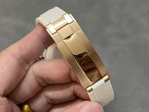 La resistencia crea el encanto único de la cerámica. Realiza Funciones Poderosas de Forma Perfecta. Reloj Mecánico para Hombre - Product Image 6