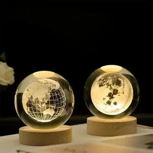 6cm לייזר חקוק משקולת נייר 3D זכוכית תמונה מתנות מזכרות פיסול בית תפאורה ירח קריסטל כדור עם Led מנורת עץ stand