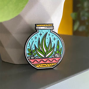 Insignes d'épingles en émail de revers doux personnalisés fanatiques de plantes de terrarium - Product Image 3