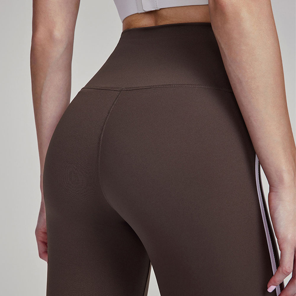 สีน้ำตาล