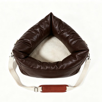 Coussin de siège de voiture pour chien Yangyangpet, en cuir PU de luxe à motif uni, personnalisé, avec housse amovible et lavable, emballé en carton, pour les voyages