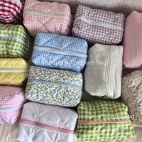 Sac Cosmétique Matelassé Doux, Chaud et Tendance en Gros, Trousse de Maquillage Motif Cœurs Nœuds Cerises, Cadeau de Noël