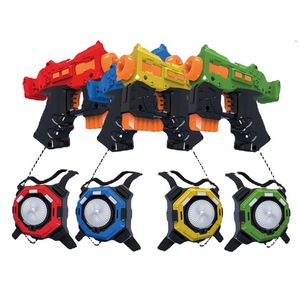 Set di 4 Pistole Laser Tag KSF con Gilet <span class=keywords><strong>per</strong></span> 4 Giocatori, Gioco Laser Tag Digitale <span class=keywords><strong>per</strong></span> <span class=keywords><strong>Bambini</strong></span> da Interno ed Esterno - Product Image 1