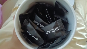 Gomitas de Shilajit OEM: Gomitas del Himalaya con GoKshura, Muesli Negro y <span class=keywords><strong>Ashwagandha</strong></span> para la Salud de los Riñones, el Sistema Inmunitario, el Cerebro y el Corazón - Product Image 6