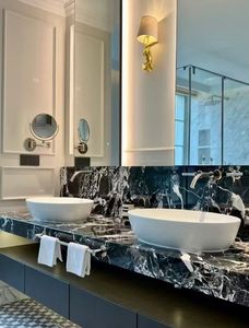 แผ่นหินอ่อนธรรมชาติบูลการีแบล็คขนาดใหญ่ ดีไซน์ทันสมัย ปรับแต่งขนาดได้ ผิวขัดเงา สำหรับโครงการโรงแรมและเคาน์เตอร์ - Product Image 2