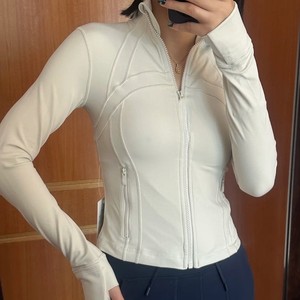 Veste <span class=keywords><strong>de</strong></span> sport sans couture en nylon et élasthanne à séchage rapide <span class=keywords><strong>pour</strong></span> <span class=keywords><strong>femme</strong></span>, col montant, fermeture éclair dorée, idéale <span class=keywords><strong>pour</strong></span> l'entraînement et le yoga - Product Image 3