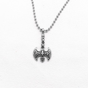 Yunnique Collar con colgante de hacha de acero inoxidable, joyería de moda unisex para hombres y mujeres - Product Image 1