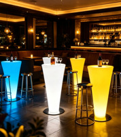 Table de bar commerciale ronde moderne en plastique avec éclairage LED, non pliable, pour centre commercial, hôtel, maison, extérieur, loisirs, usage commercial