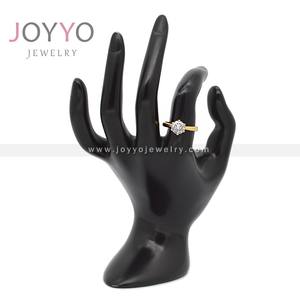 Anello di Fidanzamento Moderno in Moissanite di Alta Qualità, Placcato Oro in Acciaio Inossidabile, Fede Nuziale per Uomo e Donna - Product Image 4