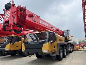 Grue mobile sur camion haute performance STC800C5-8, capacité de levage de 80 tonnes, avec moteur et boîte de vitesses intégrés, pour les infrastructures urbaines - Product Image 2