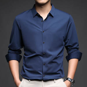 Camisas <span class=keywords><strong>de</strong></span> vestir <span class=keywords><strong>de</strong></span> negocios <span class=keywords><strong>de</strong></span> popelina para hombre OEM/ODM, camisas formales para jóvenes <span class=keywords><strong>de</strong></span> trabajo diario con cuello vuelto y botones altos <span class=keywords><strong>de</strong></span> algodón 100% - Product Image 2