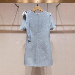 Vestidos de Fiesta Elegantes de Manga Corta con Lazo Azul Intenso y Estilo Atmosférico - Product Image 4