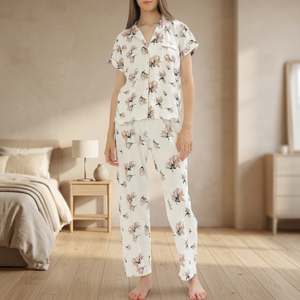 Pyjama classique pour femme en jersey 100 % coton, confortable, taille élastique, manches courtes, imprimé floral, boutonné devant, pour le printemps - Product Image 2