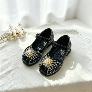 <span class=keywords><strong>Sandali</strong></span> <span class=keywords><strong>da</strong></span> bambina Hai Girl con paillettes, perle, fiore e fiocco, per feste, spettacoli, performance e danza, con suola morbida. - Product Image 2