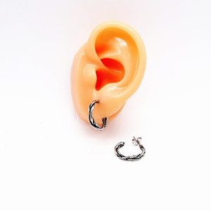 Pendientes yunnique Huggie de acero inoxidable 316 con forma de luna creciente, diseño geométrico para hombres y mujeres, joyería de moda - Product Image 4