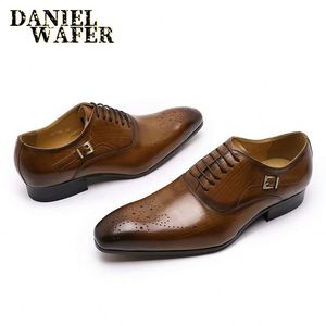 Zapatos Formales de Cuero Blancos con Punta en Pico, con Diseños Persas, Ideales para Vestimenta Formal de Boda para Hombres - Product Image 4