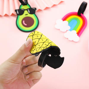 Etiqueta colgante de silicona nueva moda al por mayor letras inglesas PVC goma suave <span class=keywords><strong>corte</strong></span> de etiqueta de equipaje para equipaje de viaje colgante - Product Image 4