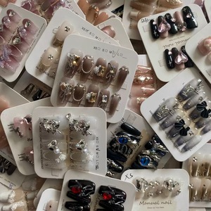 Venta al por mayor, paquete de 10 <span class=keywords><strong>uñas</strong></span> postizas acrílicas 3D con forma de almendra y stiletto, diseño mixto aleatorio, hechas a mano para dedos. - Product Image 4