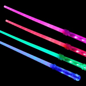 Espada Larga LED con Mango Transparente, Palo Luminoso, Espadas de Juguete para Niños, Accesorios para Fiestas, Espadas Brillantes - Product Image 3