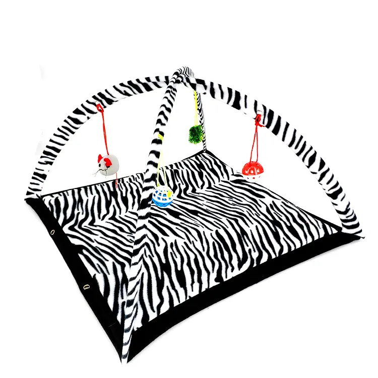 ज़ेबरा धारी तकिया कंबल गतिविधि केंद्र के साथ Foldable बिस्तर बिल्ली खिलौना तम्बू फांसी खिलौना गेंदों