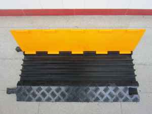 Rampe de protection de câbles en caoutchouc à 1/2/3/4/5 canaux, pont de protection de câbles, rampes de protection de câbles en caoutchouc pour voitures, vente en gros - Product Image 6