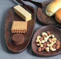 Handgemaakte acaciahouten snackplank, duurzaam, luxe, decoratief dienblad voor feestjes, onregelmatig design, gepolijst, voor het serveren van gedroogd fruit en eten.