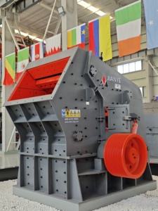 Novo 300-500 Tonelada/Dia PF Triturador De Impacto para Esmagamento De Concreto Seixo Calcário Núcleo Motor Motor Rolamento Engrenagem PLC Gearbox - Product Image 2