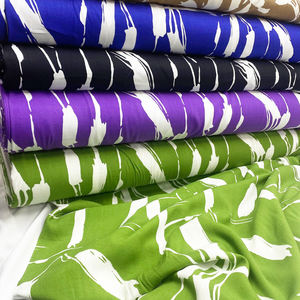 Floreale <span class=keywords><strong>100</strong></span> kain rayon stampato tessuti in viscosa 30s 45s 60s tessuto in viscosa rayon filato stampato per abbigliamento donna vestito - Product Image 2