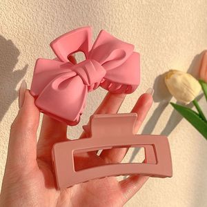 Set di fermagli per capelli con fiocco e decorazioni a cuore in stile dolce - Graziosi fermagli opachi per ragazze, perfetti per l'acconciatura quotidiana - Product Image 6