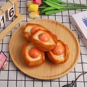Juguete Antiestrés de PU Suave de Rebote Lento, Comida Realista: Huevo Frito, Croissant, Tostada, Dulce, para Aliviar el Estrés - Product Image 4