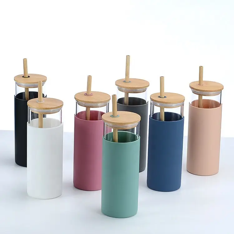 Sıcak satıcı özel 500ml yalıtımlı saman cam Dinking su şişesi Tumbler silikon kol ve ahşap bambu kapak ile