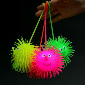 ライトアップピエロフグプルストリングボールスクイズおもちゃカラーボックス付き - Product Image 1