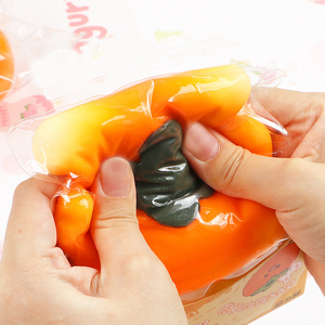 ของเล่นบีบลูกพลับน้ำหนักเบา ขนาด 6.5 ซม. สมจริง รุ่นใหม่ ของเล่นบีบคลายเครียดสำหรับทุกวัย เหมาะสำหรับเด็กอายุ 5 ถึง 7 ปี มีจำหน่ายราคาส่ง - Product Image 3