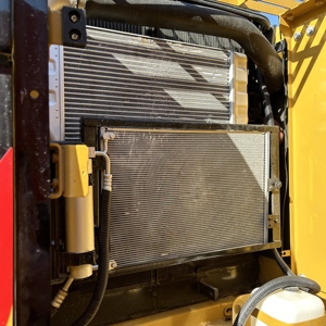 รถขุดตีนตะขาบ Caterpillar CAT320D2L CAT320D CAT320 มือสองคุณภาพสูง ชั่วโมงการทำงานต่ำ 20 ตัน อะไหล่หลัก เครื่องยนต์ ปั๊ม - Product Image 6