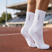 Chaussettes de sport personnalisées avec logo, directement de l'usine, chaussettes athlétiques en coton unisexe pour adultes, chaussettes mi-mollet personnalisées pour le basketball et les activités sportives