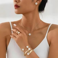 Juego de Joyería de 5 Piezas con Trébol de Cinco Hojas de Aleación de Zinc Chapado en Oro para Mujer, Pulsera, Collar, Pendientes, Anillo, Regalo de Boda
