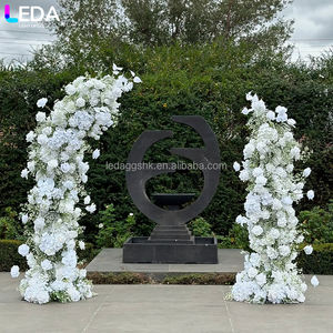 Arco de Flores Artificiales Blancas Personalizado LEDA para Bodas, Fondo de Arco Navideño para Decoración de Escenarios de Boda - Product Image 3