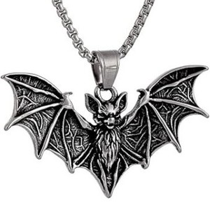 Collana con Ciondolo Pipistrello Gotico in Acciaio Inossidabile, Gioiello Pipistrello Vampiro, Accessorio Sportivo Unisex con Catena in Bambù - Product Image 6