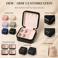Boîte à bijoux de voyage miniature avec logo personnalisé, en cuir PU brillant, doublure en velours doux, organiseur portable avec fermeture éclair, compartiments personnalisés pour colliers