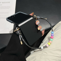 Casing Ponsel Tali Pergelangan Tangan Berhias Manik-Manik untuk Samsung Z Flip 8 Z Flip7 FE Z Flip 7 6 5 4 Pelindung Ramah Kulit untuk Wanita Gaya INS