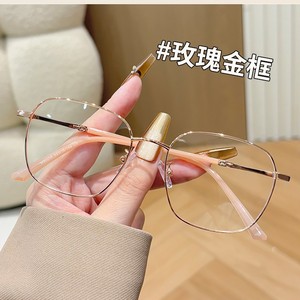 Male retro flat light <b>glasses</b>, Korean style versatile for students without <b>makeup</b>, female metal <b>glasses</b> frame, anti-blue light - Product Image 4