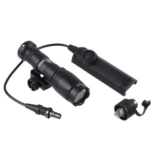 Lampe de poche tactique M600C LED, montage sur rail de 20 mm avec double faisceau pour le camping et la conduite nocturne - Product Image 1
